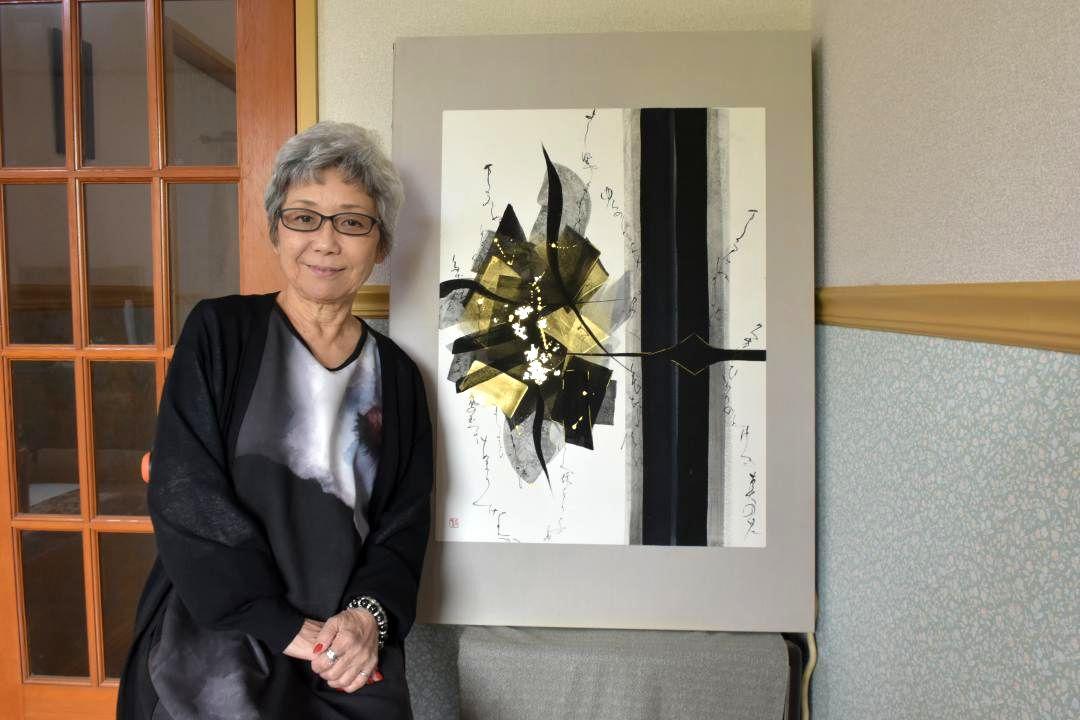 「文字のルーツを感じてもらいたい」と話す関紫芳さん=笠間市大古山

