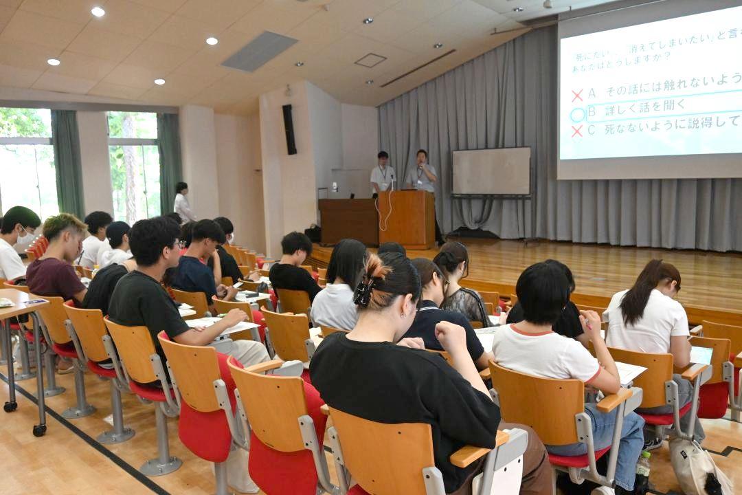 常磐大で開かれた自殺対策の特別講義=水戸市見和