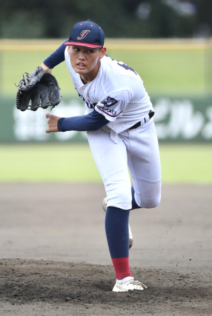 つくば秀英―石岡商　8回を一人で投げきった石岡商の先発・大槻=ジェイコム土浦