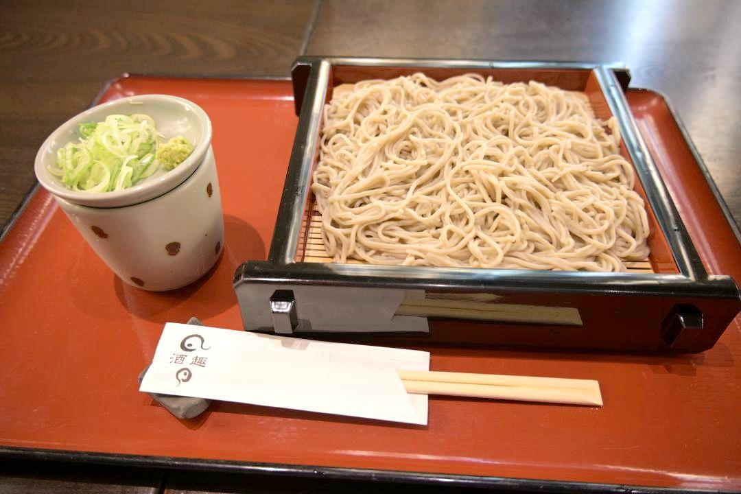 酒趣本店のせいろそば
