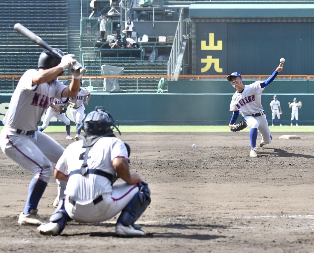 甲子園練習に励む明秀日立ナイン=甲子園
