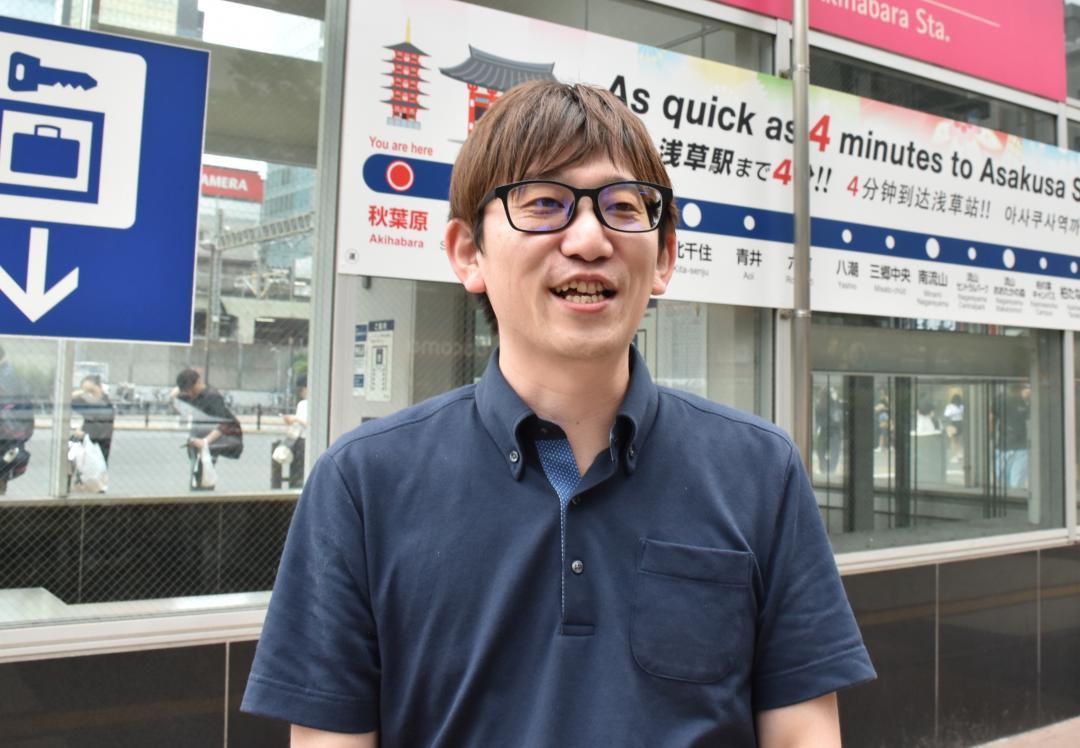 開業した日のつくば駅の様子について語る首都圏新都市鉄道の益田貴仁さん=都内で