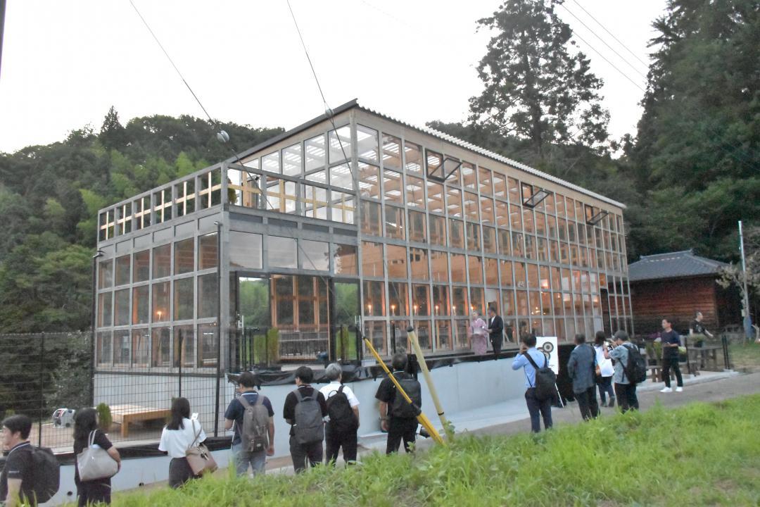 お披露目された新たな実験施設「琉庵」=常陸太田市下宮河内町
