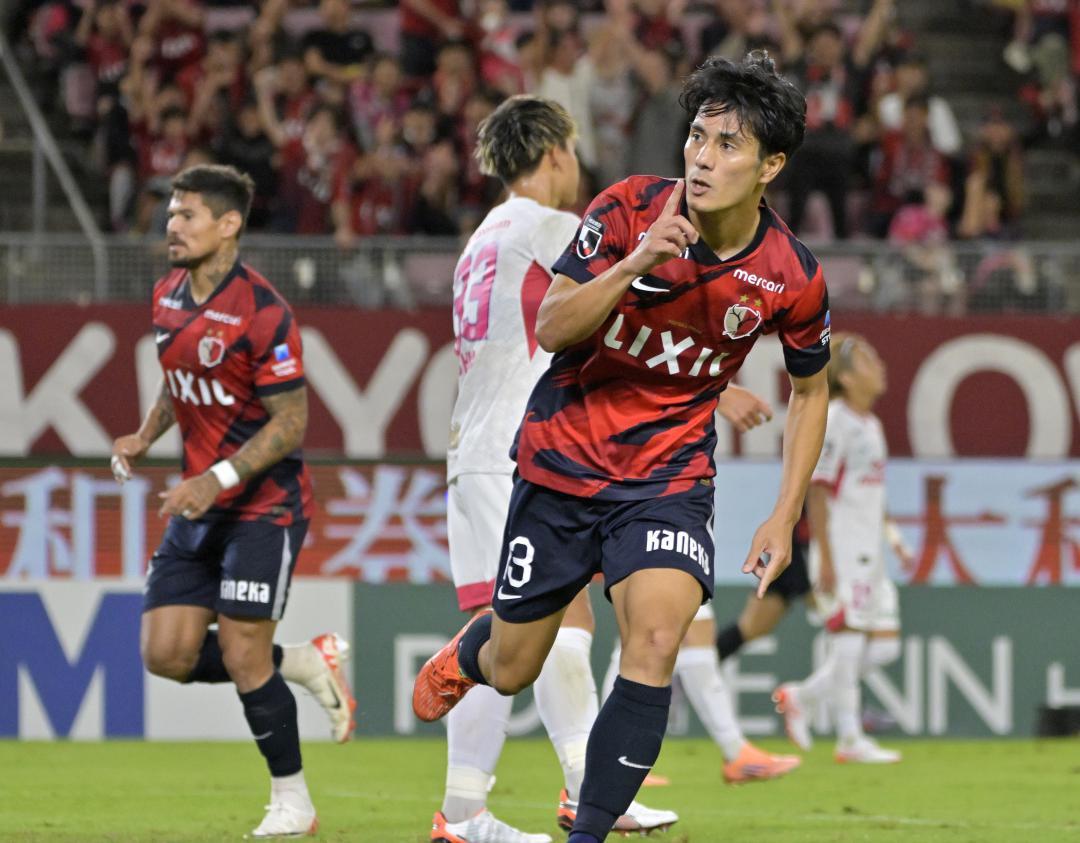 鹿島-C大阪　前半31分、同点ゴールを決め喜ぶ鹿島・知念=メルカリスタジアム