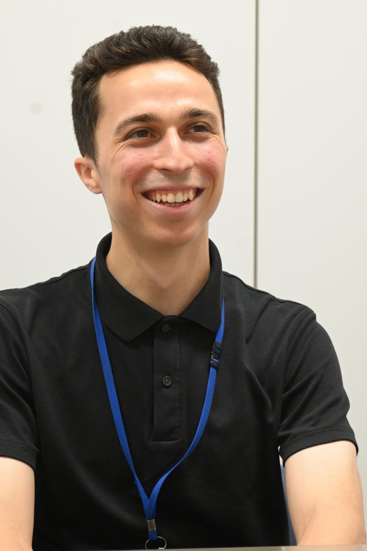 「日本のアニメや漫画が好き」と話すジャワ・セイフェンさん

