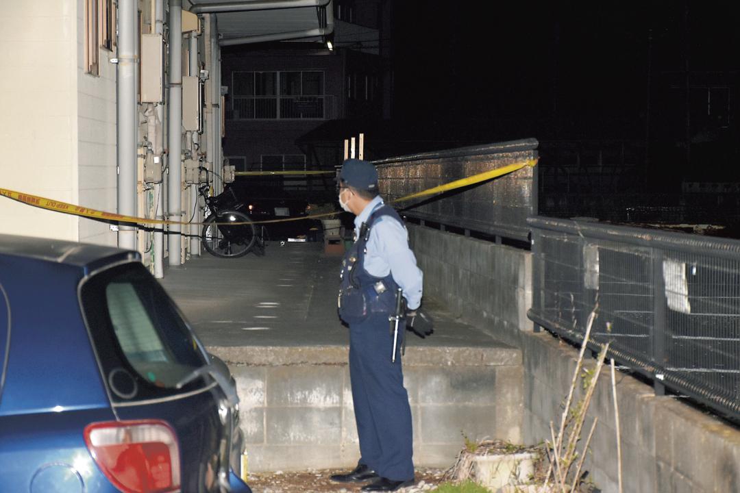 男性が死亡していた集合住宅=3日午後7時43分、高萩市安良川(写真の一部を加工しています)