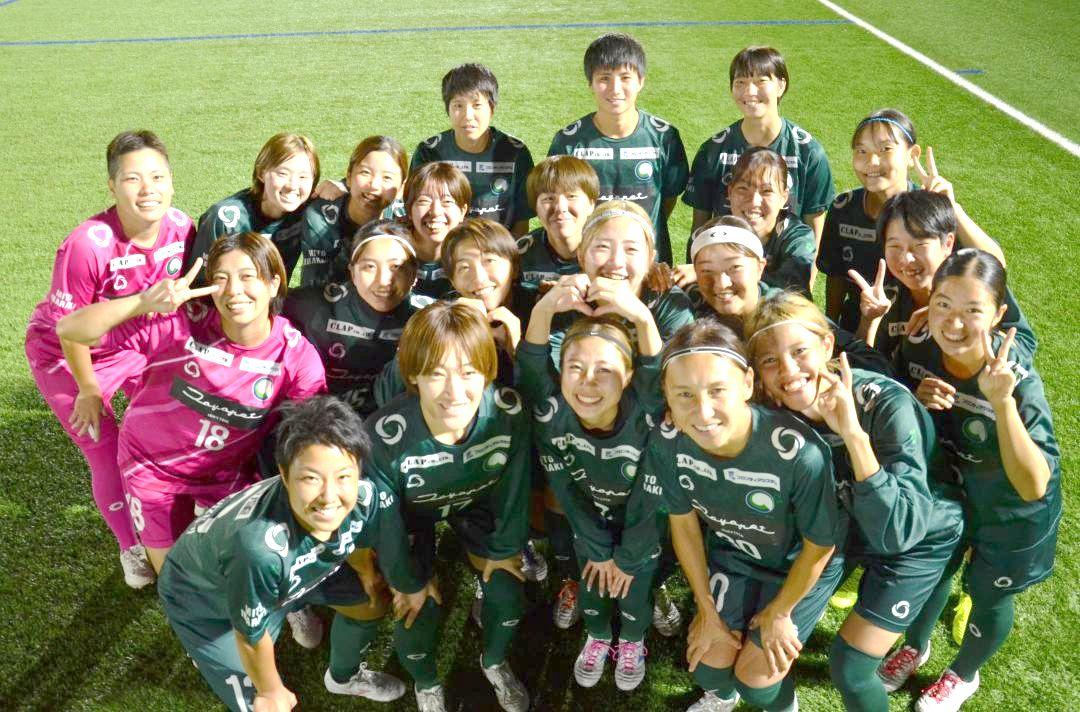 なでしこリーグ入りを目指して練習に励む水戸市の女子サッカーチーム、シルエラの選手たち=同市下国井町

