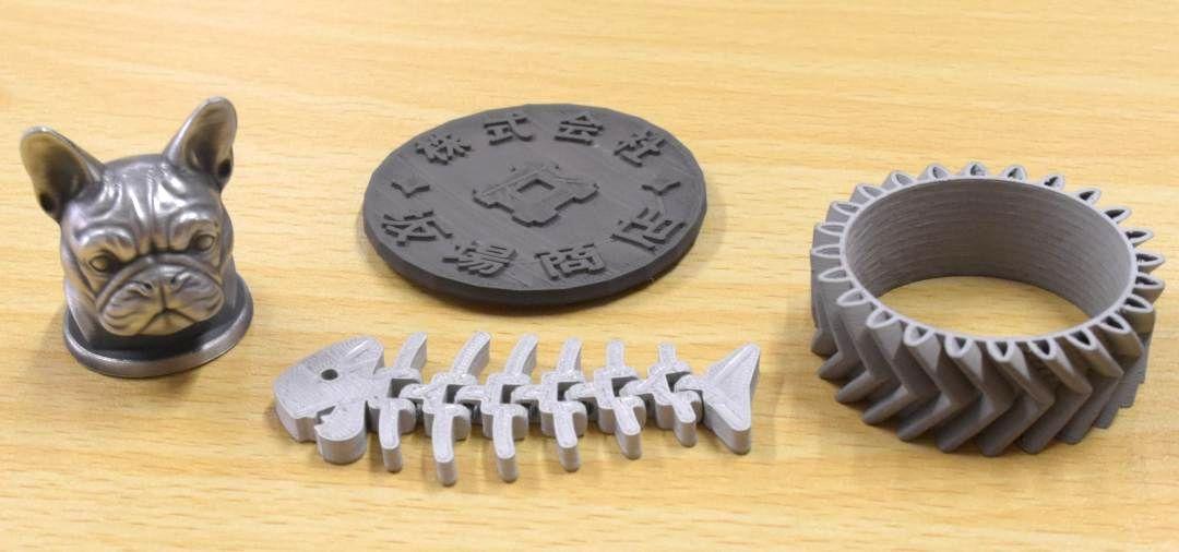 金属フィラメントを使い3Dプリンターで製作した試作品=水戸市浜田