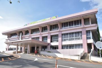 牛久市役所=同市中央3丁目