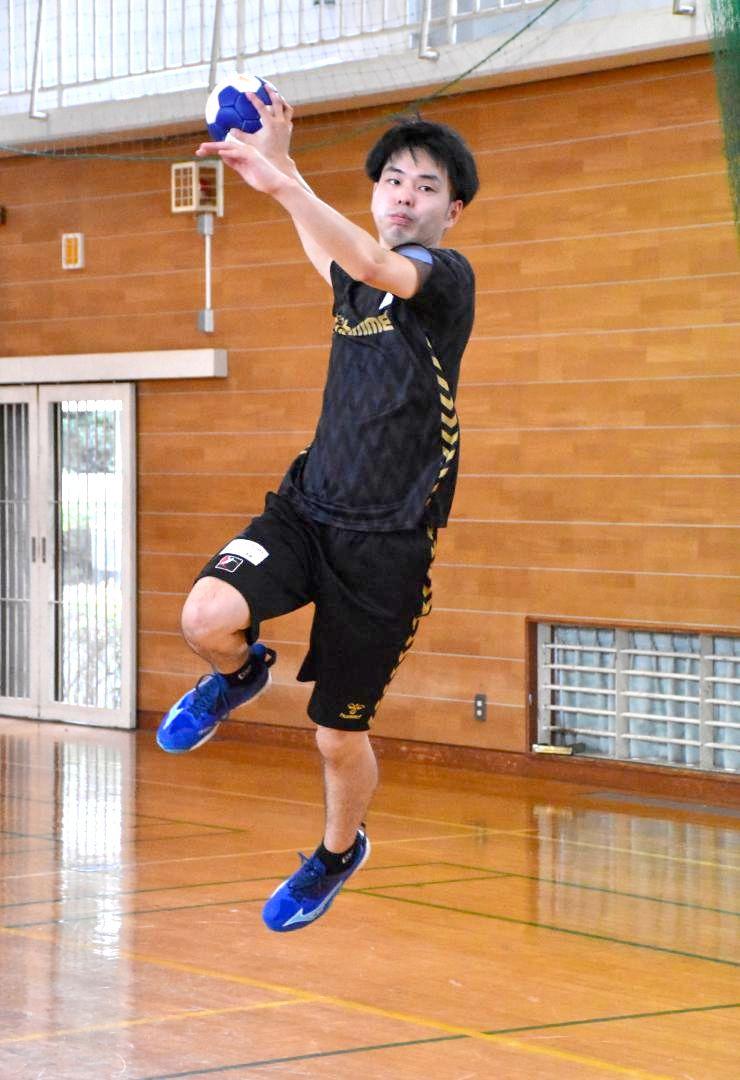 ハンドボール男子代表の林遼哉さん=つくば市天久保