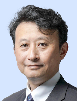 小原凡司氏
