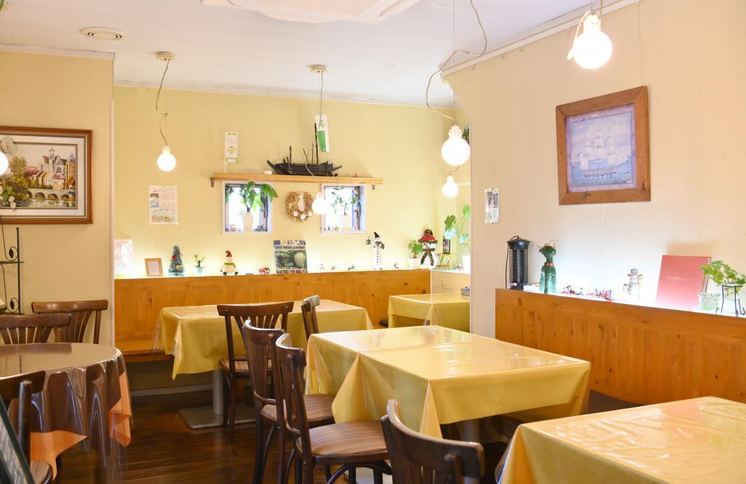 温かみのある店内