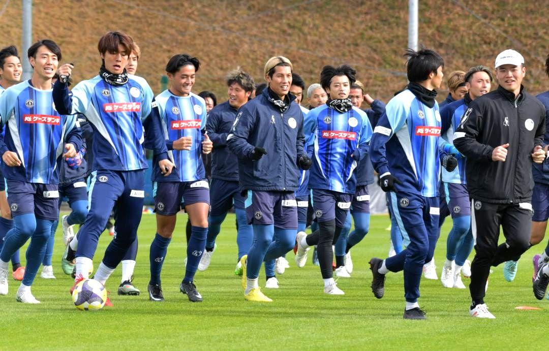 最終節大分戦に向け、調整するJ2水戸の選手たち=アツマーレ