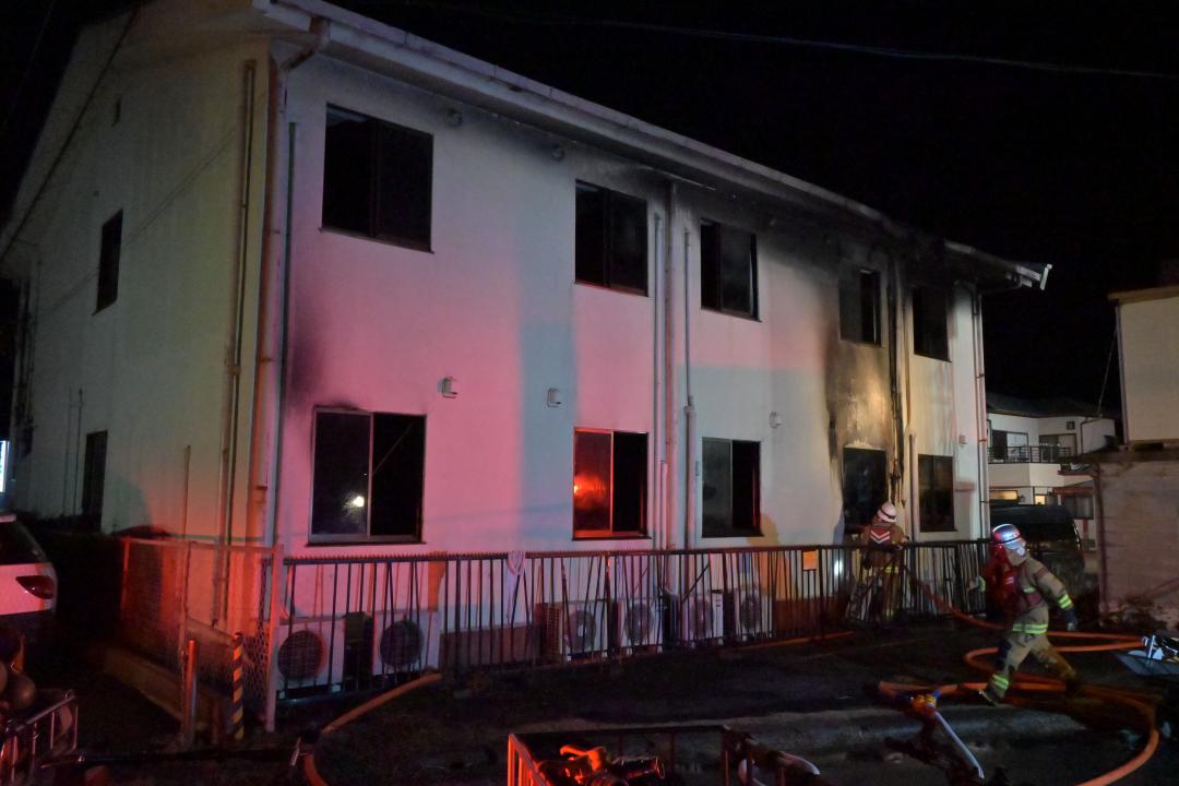 1人の遺体が見つかった火災現場のホテル=28日午前0時5分ごろ、水戸市中央2丁目