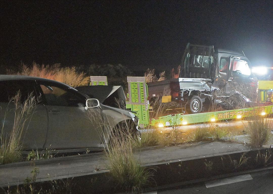 交差点で乗用車と軽トラックが衝突した事故現場。軽トラック側に一時停止線があった=11月1日、笠間市福島(画像の一部を加工しています)