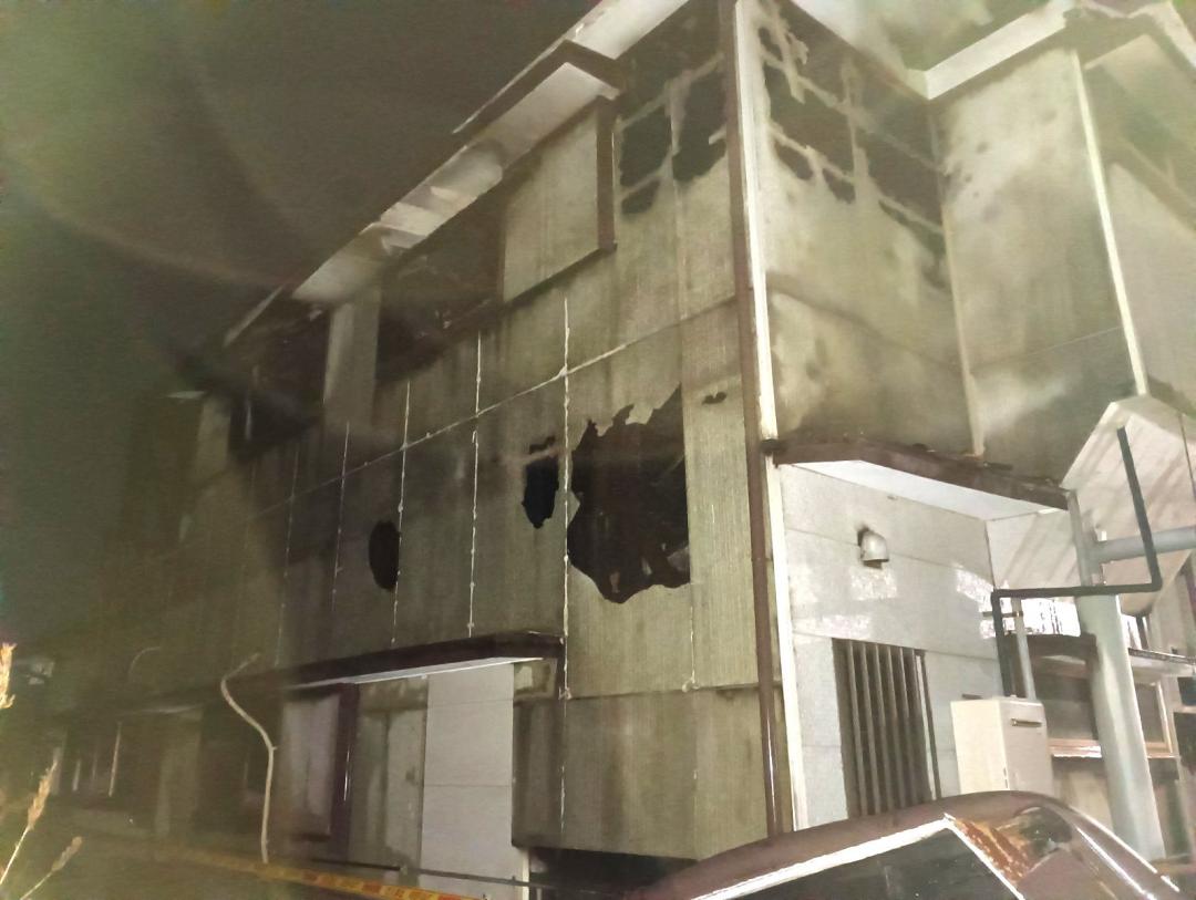 焼け跡から1人の遺体が見つかった住宅＝神栖市波崎