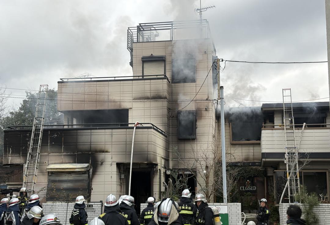 焼け跡から1人の遺体が見つかった住宅＝石岡市府中
