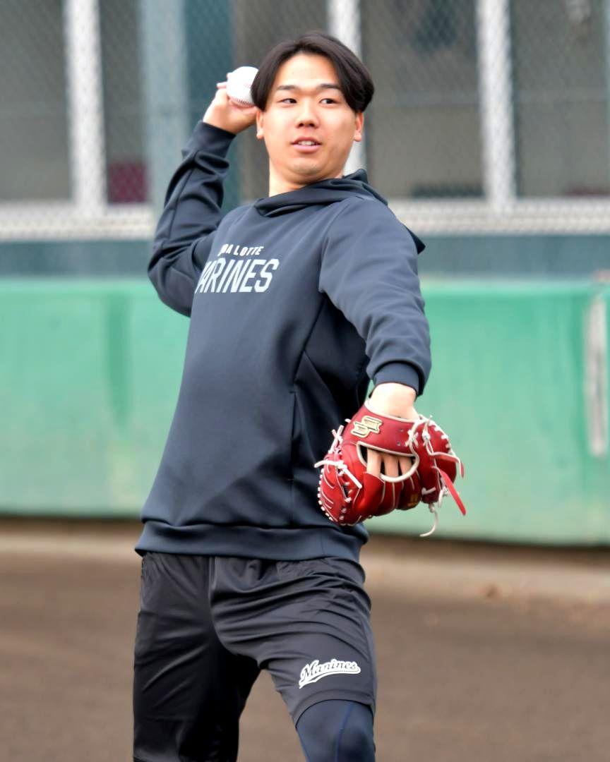 来季の先発ローテ入りを目指すロッテ・木村優人投手=埼玉県さいたま市