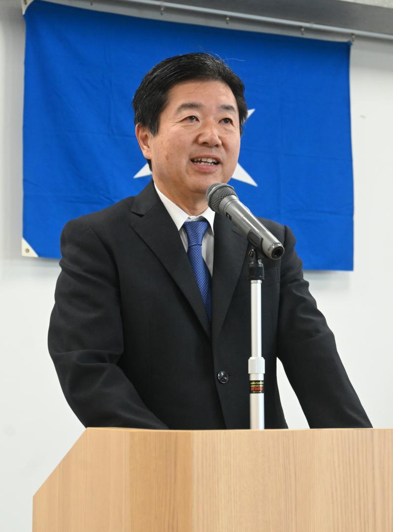 水戸市の仕事始め式であいさつする高橋靖市長=同市中央