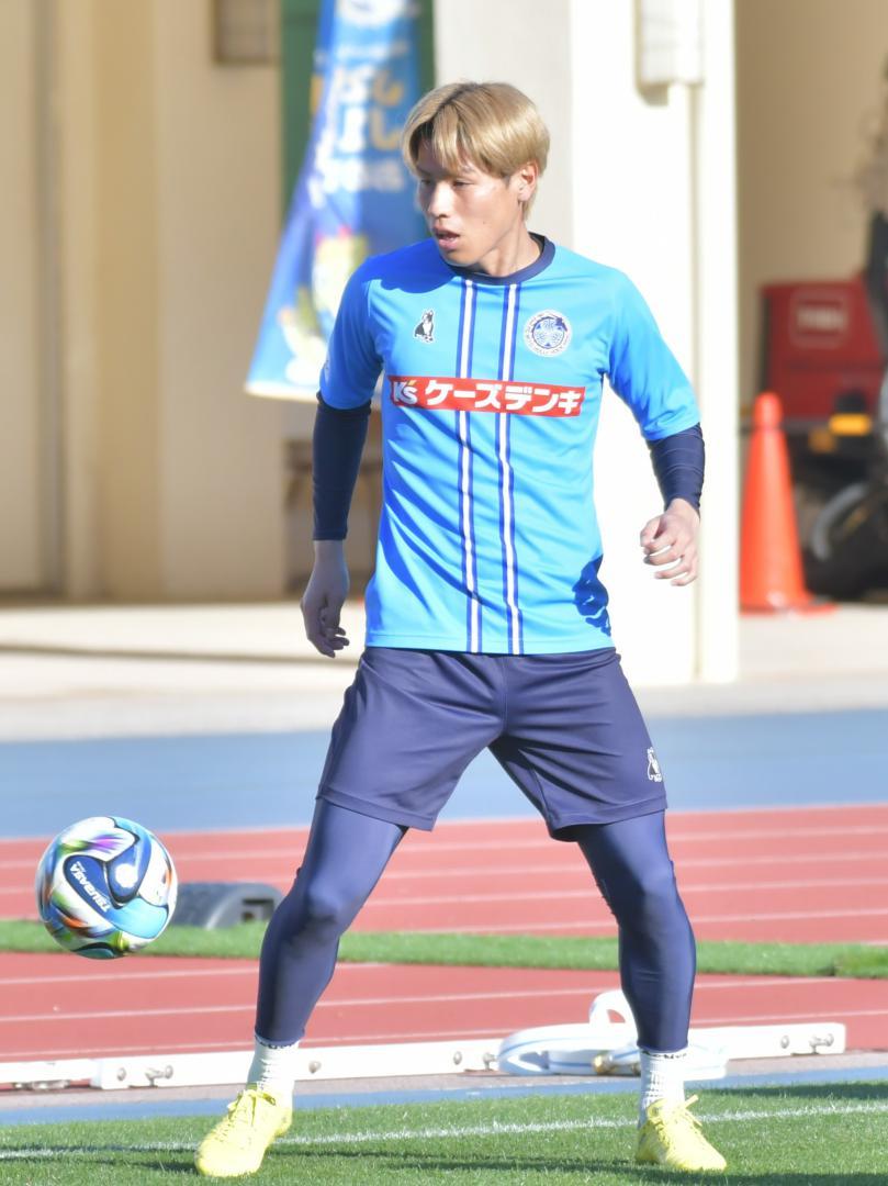 2季続けての全試合フル出場を目指す水戸の大森=豊見城総合公園陸上競技場