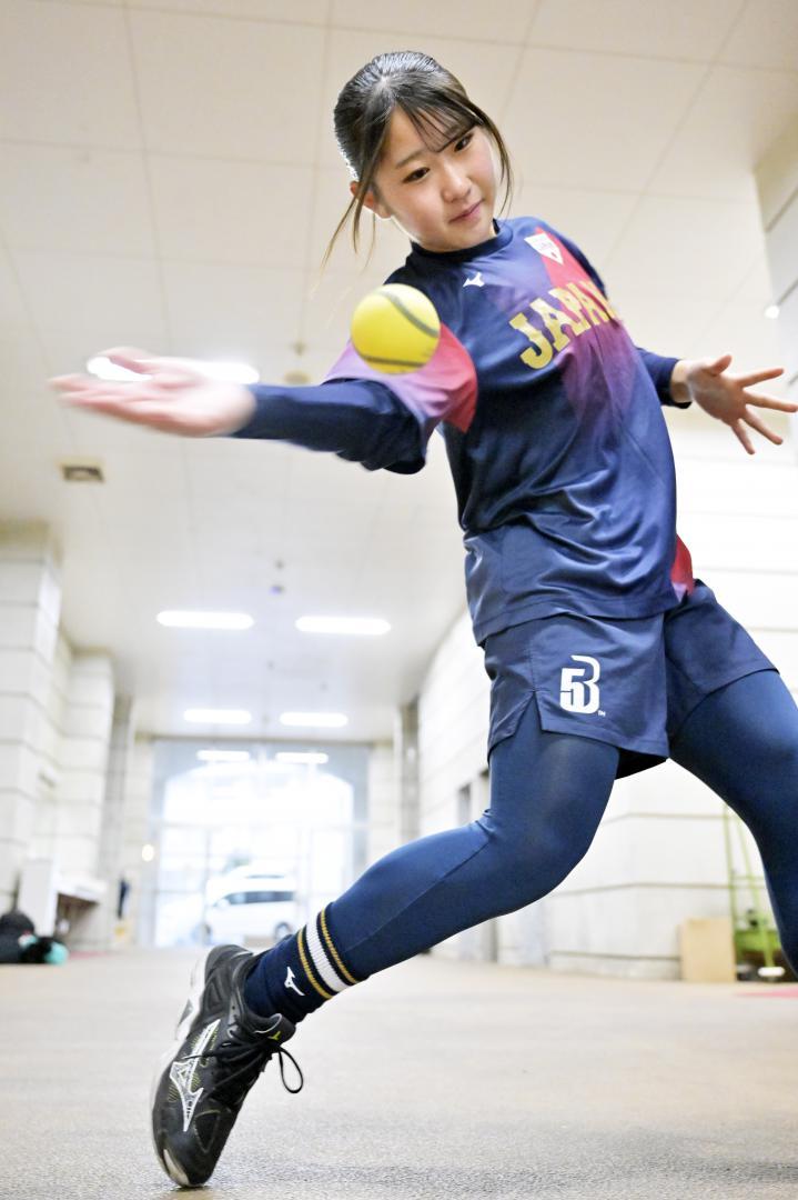 第2回ユースアジアカップに日本代表として出場し、優勝した雨堤花帆さん=日立市若葉町
