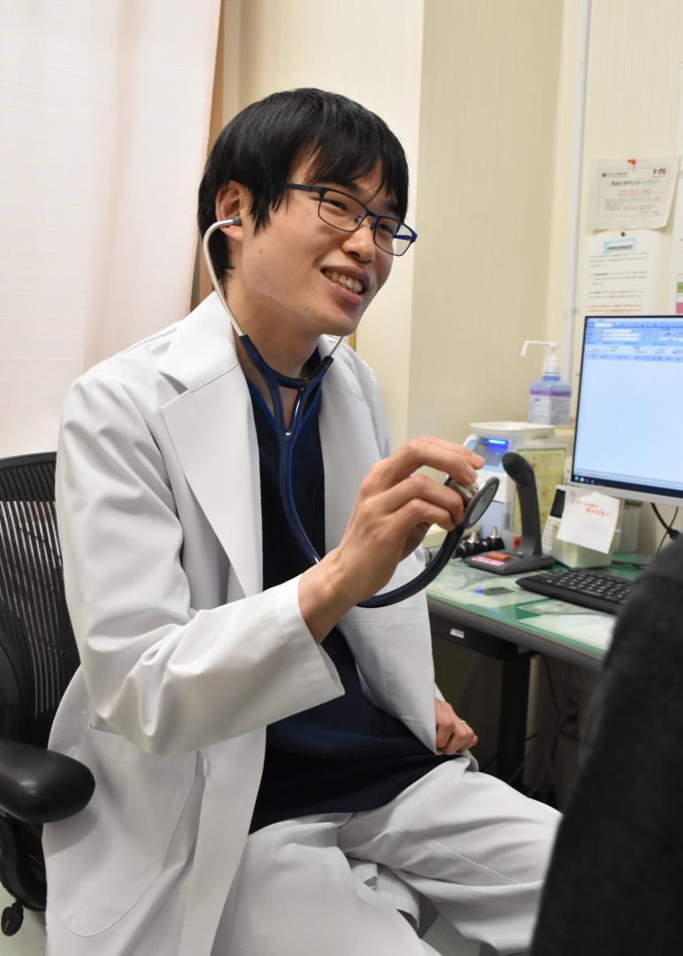 患者一人一人に寄り添った医療を心がけている中村研太医師=境町