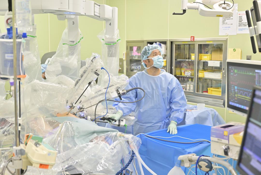 手術支援ロボット「ダビンチ」を使った手術=水戸市双葉台