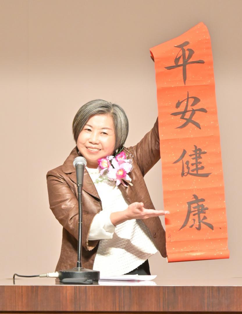 人と触れ合うことの大切さを語った台湾出身のチャン・イーリンさん=鹿嶋市宮中