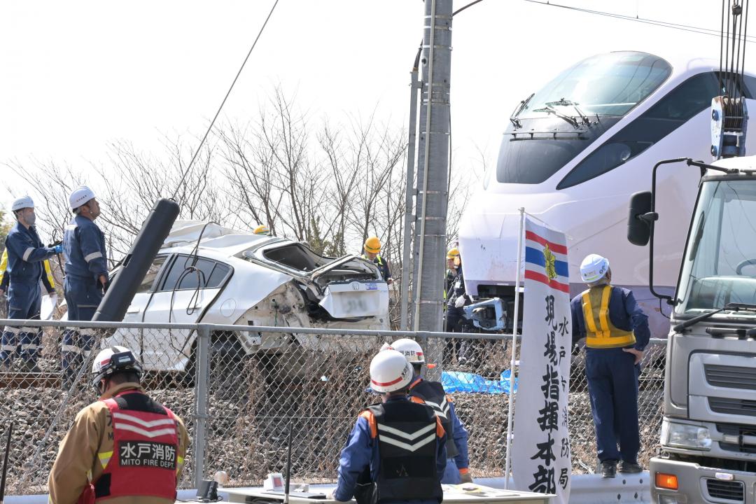 車両後部が大きく破損した乗用車(画像の一部を加工しています)=水戸市内原