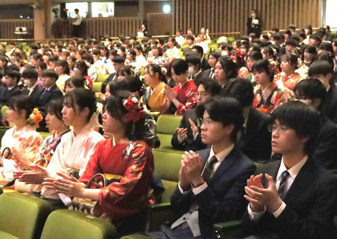 4448人が門出を迎えた筑波大の卒業式=つくば市天王台