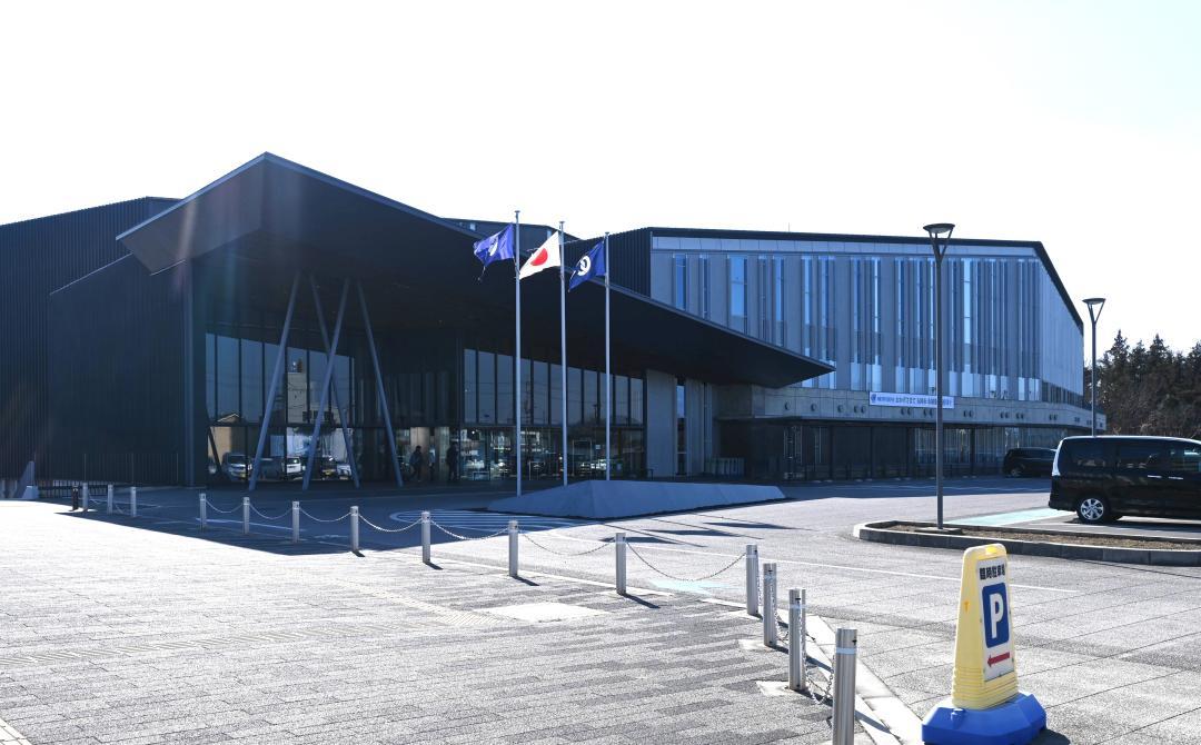 石岡市役所=同市石岡1丁目