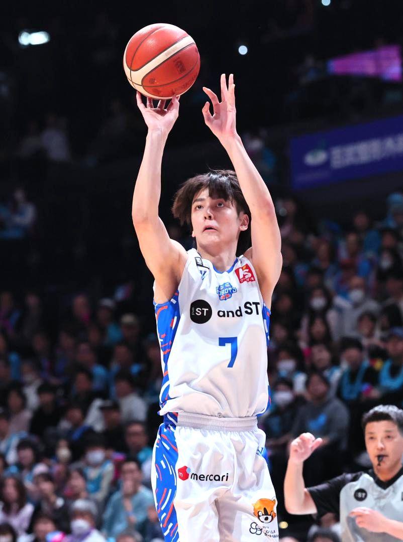 佐賀-ロボッツ　第1クオーター、シュートを放つロボッツの駒沢=SAGAアリーナ(©B.LEAGUE)