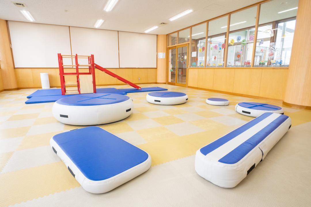 「はみんぐぱーく・みと」に設置した遊具=水戸市本町