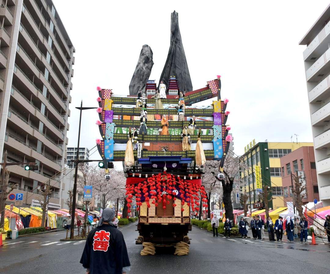 日立風流物、豪壮華麗に　さくらまつり　山車舞台、人形劇に歓声　茨城